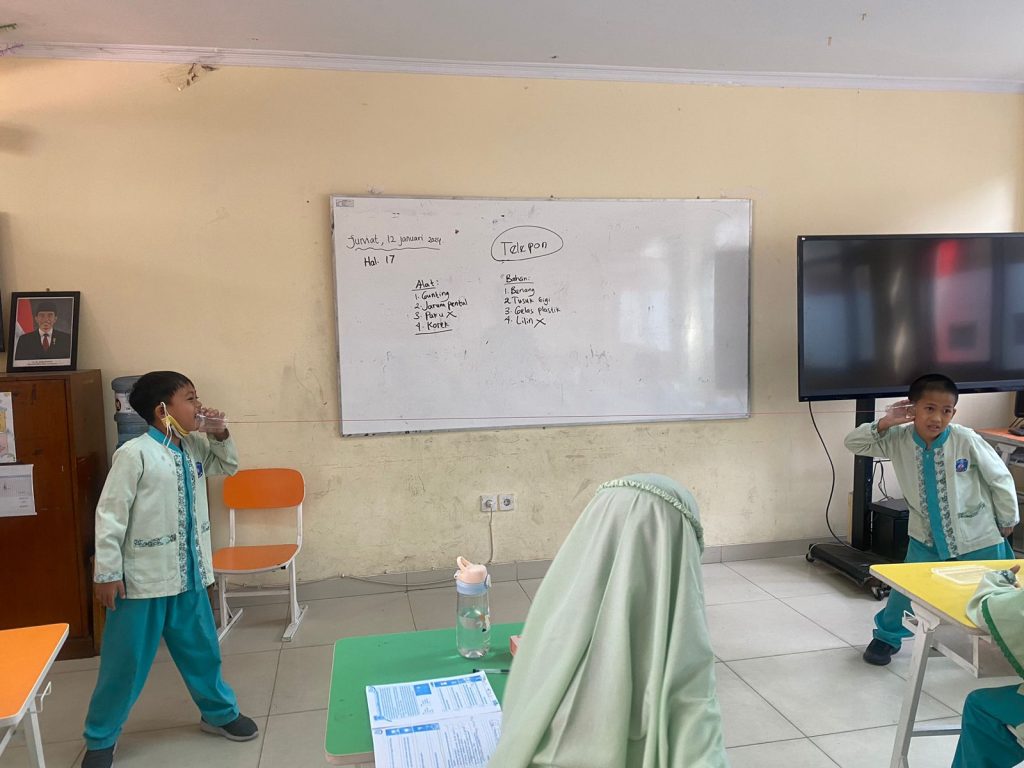 SERUNYA KEGIATAN EKSKUL SCIENCE CLUB